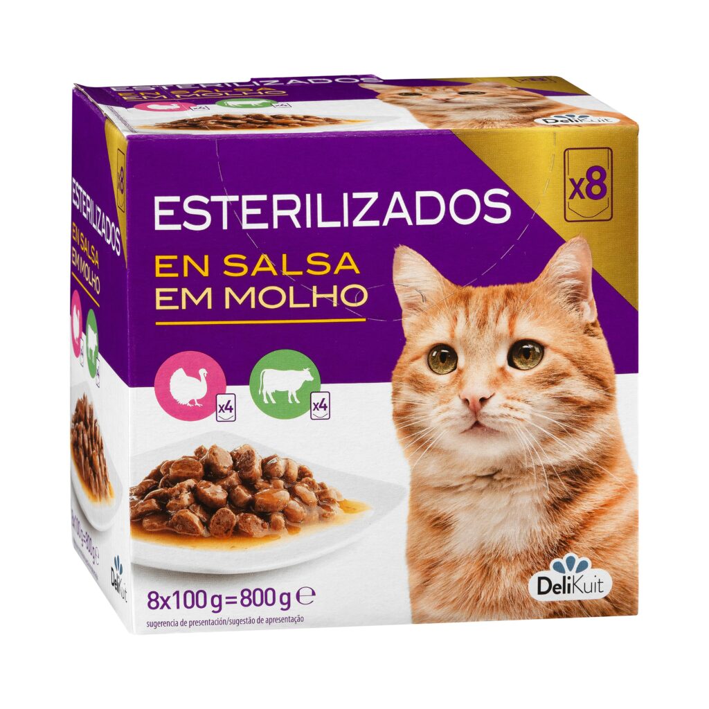Bocaditos en salsa gato adulto Delikuit esterilizado contiene 4 con pavo en salsa y 4 con ternera en salsa