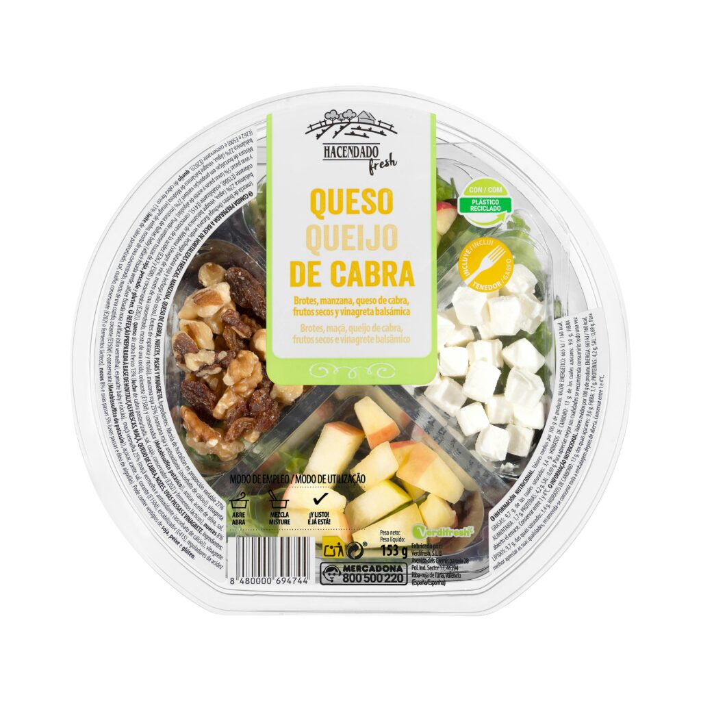 Ensalada queso de cabra compuesta por brotes